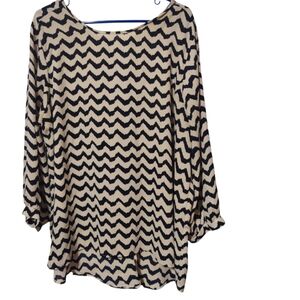 Chevron Navy/White top